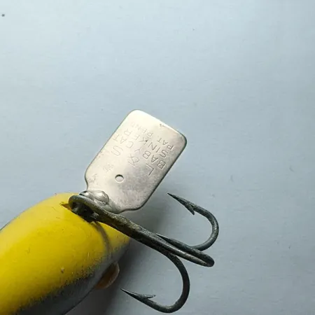 L&S Mirrolure Baby Cat, 14g, Zwart/Geel, Zinkend Kunstaas #20627