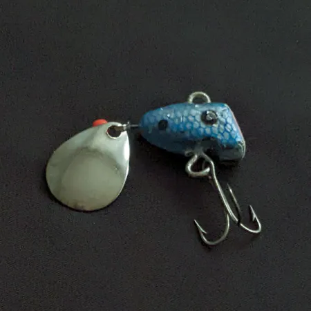 Chas M Six Tackle Little Suzy, blauw schubpatroon, 21g, tailspinner #21917