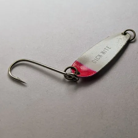 Dick Nite, wit parelmoer/rood UV, 1g, lepel #22811